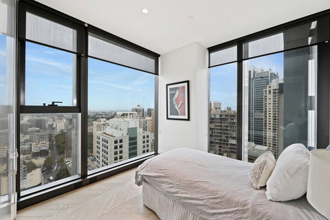 Brand New Ultra Modern CBD View - Accommodation QLD 2
