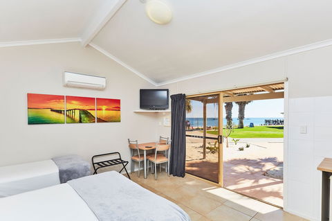 RAC Monkey Mia Dolphin Resort - Accommodation QLD 6