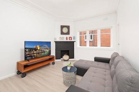 Newly Renovated Apt. Close To CBD Unit 1 - Accommodation QLD 0