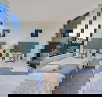 New Luxury Apartment Walking to Shops  Cinema - Accommodation QLD
