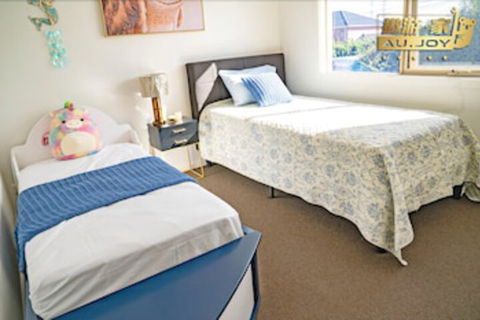 AUJOY 4 Bed Townhouse Glen Waverley - Accommodation QLD 5