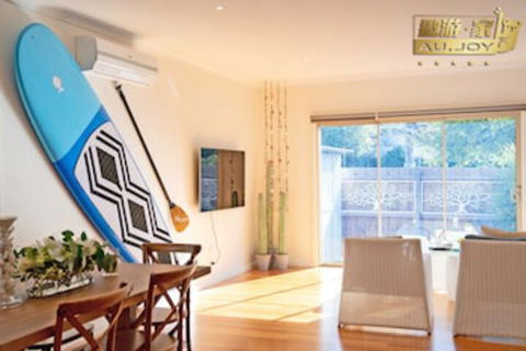 AUJOY 4 Bed Townhouse Glen Waverley - Accommodation QLD 0