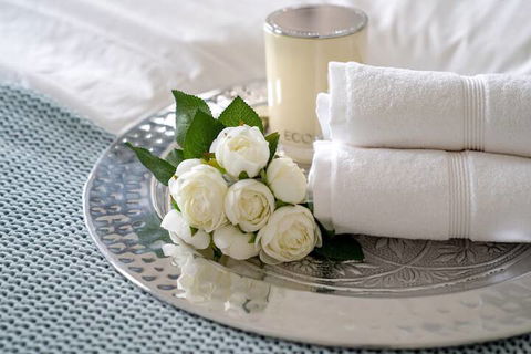 AUJOY 4 Bed Townhouse Glen Waverley - Accommodation QLD 6