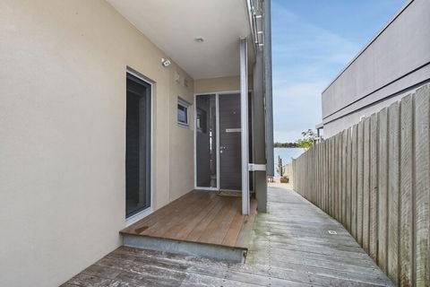 A Window On The Bay - Accommodation QLD 1