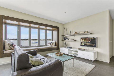 A Window On The Bay - Accommodation QLD 4