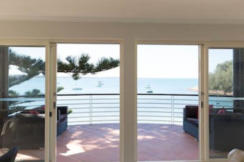 VUES At Salamander Bay - Accommodation QLD 0