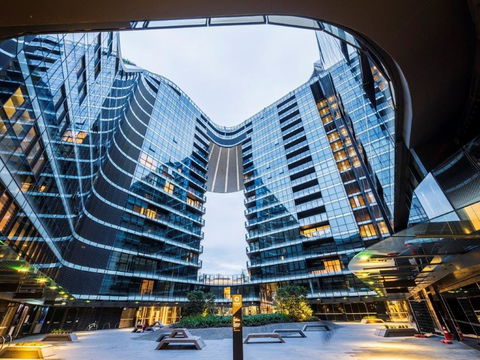 SKYE Suites Green Square - Accommodation QLD 6