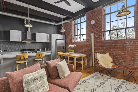 BOUTIQUE STAYS - Loft On Rose - Accommodation QLD 5