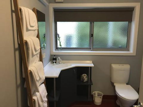 A Bach At Bright Bright VIC - Accommodation QLD 3