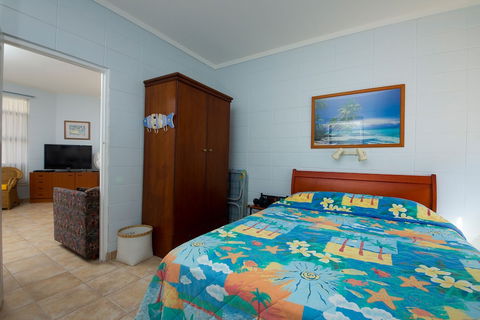 Forster Lodge 6 - Accommodation QLD 4