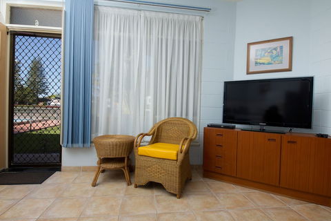 Forster Lodge 6 - Accommodation QLD 3