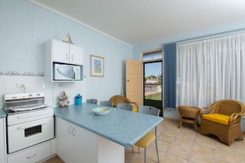 Forster Lodge 6 - Accommodation QLD 6