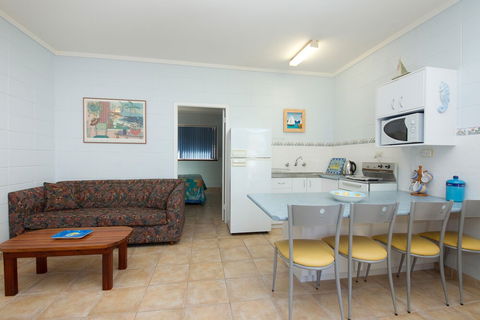 Forster Lodge 6 - Accommodation QLD 2