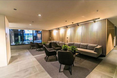 JC Marina Tower Docklands - Accommodation QLD 6