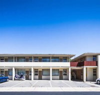 Fantasia Glenelg Studio Apartments - Accommodation QLD