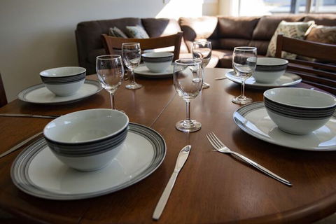 T-Bar On Twynam - Accommodation QLD 5