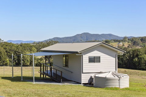 Valley Cabins By The Creek - Accommodation QLD 1