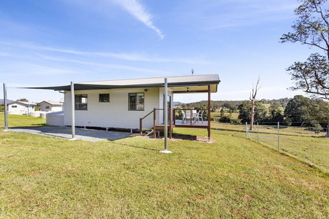 Valley Cabins By The Creek - Accommodation QLD 6