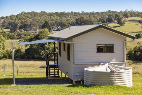 Valley Cabins By The Creek - Accommodation QLD 2