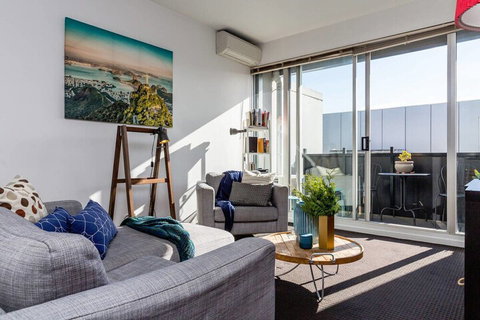 Mika, 2bdr Fitzroy Pad With Secure Parking - Accommodation QLD 4