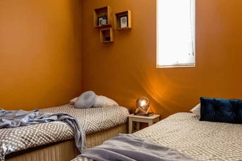 Mika, 2bdr Fitzroy Pad With Secure Parking - Accommodation QLD 7