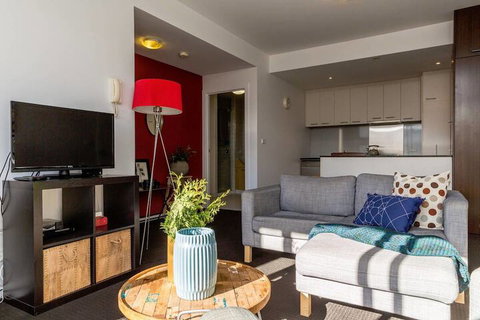 Mika, 2bdr Fitzroy Pad With Secure Parking - Accommodation QLD 5