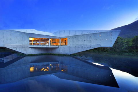 Alkira Award Winning Luxury Holiday Home - Accommodation QLD 4
