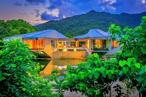 Alkira Award Winning Luxury Holiday Home - Accommodation QLD 2