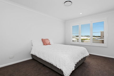 Elegant Beach House On Nautilus - Accommodation QLD 2