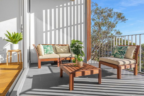 Urban Rest - Waterloo St - Accommodation QLD 6