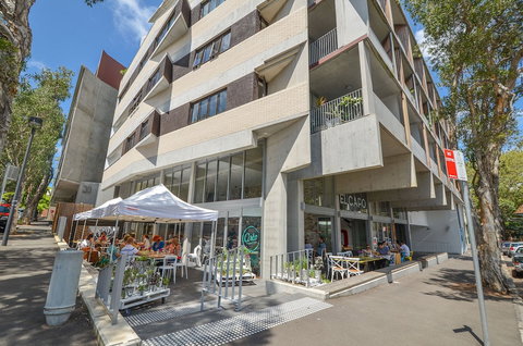 Urban Rest - Waterloo St - Accommodation QLD 0