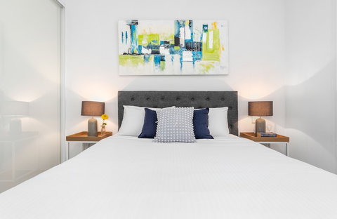 Urban Rest - Waterloo St - Accommodation QLD 3