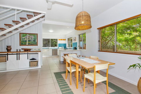 BEACH HOUSE On PEARL - Accommodation QLD 3