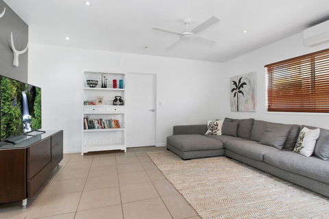 BEACH HOUSE On PEARL - Accommodation QLD 2
