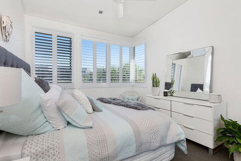 COASTAL CHIC At CASUARINA - Accommodation QLD 1