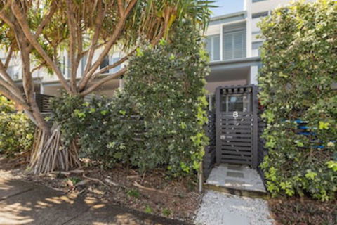 COASTAL CHIC At CASUARINA - Accommodation QLD 0