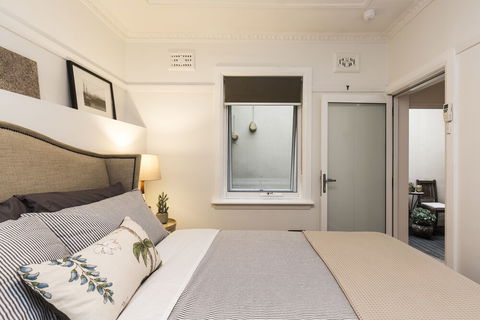 Art Deco 2 Bed Sydney & Darlinghurst Gem - Accommodation QLD 3