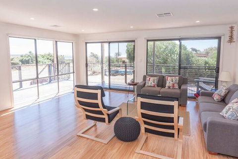 Lady Bay Getaway 12 Lady Bay - Accommodation QLD 1