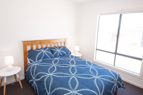 Lady Bay Getaway 12 Lady Bay - Accommodation QLD 6