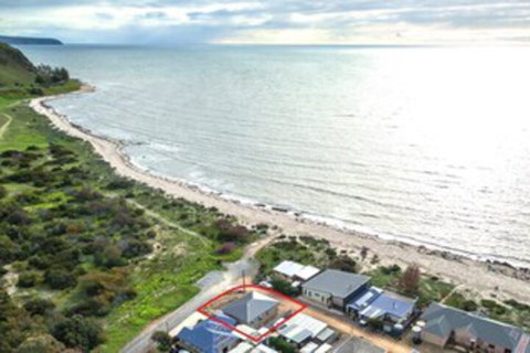 Lady Bay Getaway 12 Lady Bay - Accommodation QLD 0