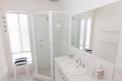 Lady Bay Getaway 12 Lady Bay - Accommodation QLD 5