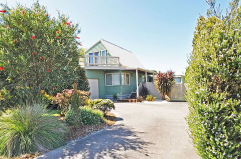 Archies Beachside Abode PET Friendly - Accommodation QLD 0