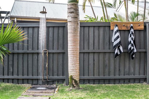 A PERFECT STAY - 3 Salty Sisters - Accommodation QLD 3