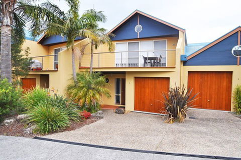 THE Sails 8 Linen Included Central Location - Accommodation QLD 1