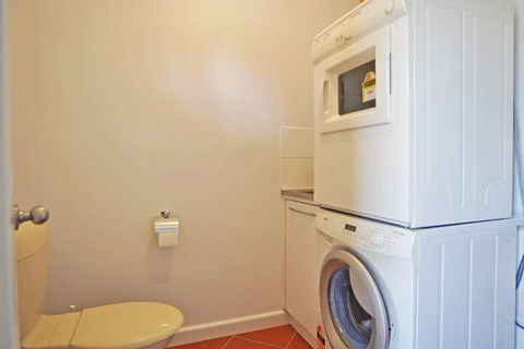 THE Sails 8 Linen Included Central Location - Accommodation QLD 5