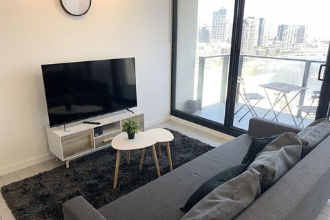 JC Water View Apartment On La Trobe - Accommodation QLD 2
