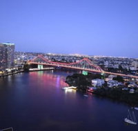 CBD African Charm Story Bridge  River Views - Accommodation QLD