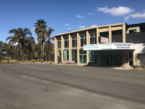 Rivers Apartments & Motel Sale Gippsland - Accommodation QLD 6