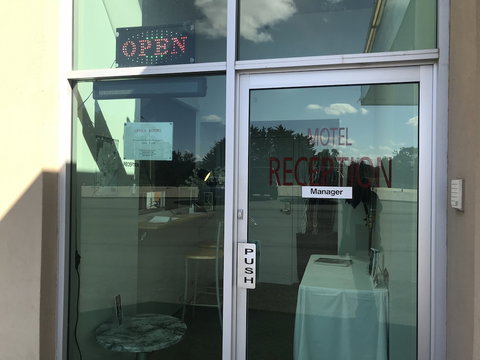 Rivers Apartments & Motel Sale Gippsland - Accommodation QLD 5