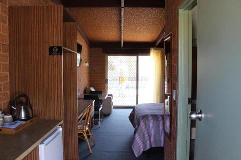 Alexandra Motor Inn Victoria Aus - Accommodation QLD 1